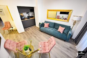 Metropole Apartments Central City