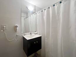 Modern Studio With Amenities in the Heart of the City -U8