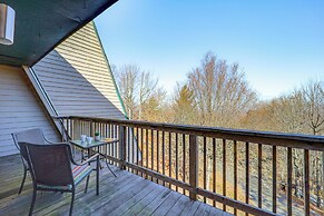 1 Mi to Skiing: Cozy Townhome in Beech Mountain!