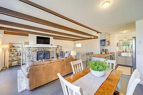 1 Mi to Skiing: Cozy Townhome in Beech Mountain!