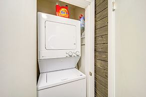 1 Mi to Skiing: Cozy Townhome in Beech Mountain!