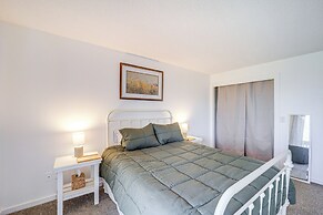 1 Mi to Skiing: Cozy Townhome in Beech Mountain!