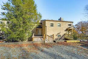 1 Mi to Skiing: Cozy Townhome in Beech Mountain!