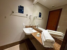 Mirador Suites Beira Mar com Piscina