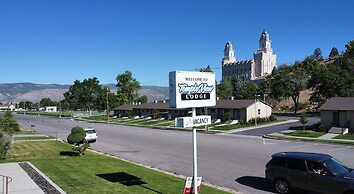 Temple View Lodge