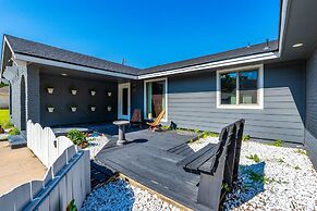 Sinatra Fun 5BD Home Huge Pool Game Room