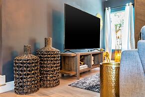 Sinatra Fun 5BD Home Huge Pool Game Room