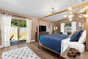 Sinatra Fun 5BD Home Huge Pool Game Room