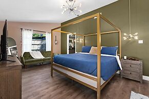 Sinatra Fun 5BD Home Huge Pool Game Room