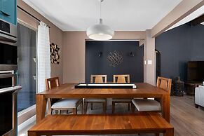 Sinatra Fun 5BD Home Huge Pool Game Room