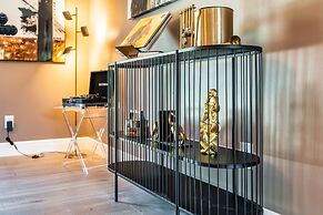 Sinatra Fun 5BD Home Huge Pool Game Room