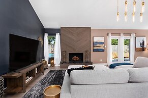 Sinatra Fun 5BD Home Huge Pool Game Room