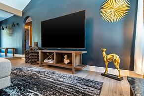 Sinatra Fun 5BD Home Huge Pool Game Room