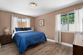 Sinatra Fun 5BD Home Huge Pool Game Room