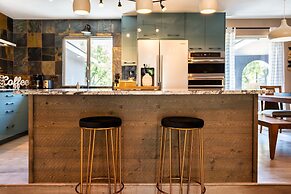 Sinatra Fun 5BD Home Huge Pool Game Room