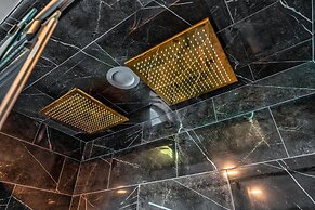 Sinatra Fun 5BD Home Huge Pool Game Room