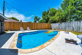 Sinatra Fun 5BD Home Huge Pool Game Room