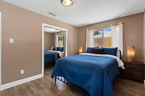 Sinatra Fun 5BD Home Huge Pool Game Room