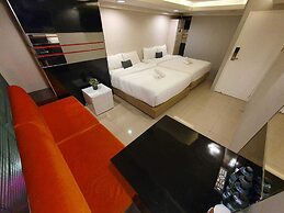 Deco Lux Hotel