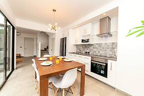 Comfortable, Spacious Penthouse- 2 Bedrooms- 7 People