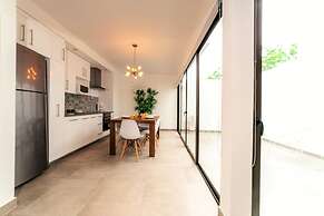 Comfortable, Spacious Penthouse- 2 Bedrooms- 7 People