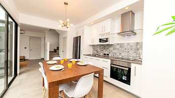 Comfortable, Spacious Penthouse- 2 Bedrooms- 7 People