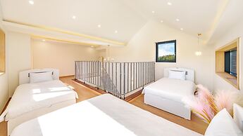 Gangneung Staydasiolgae Poolvillapension