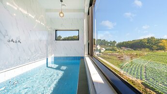 Gangneung Staydasiolgae Poolvillapension