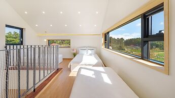 Gangneung Staydasiolgae Poolvillapension