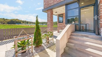 Gangneung Staydasiolgae Poolvillapension