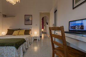 Crocetta Nest by Wonderful Italy