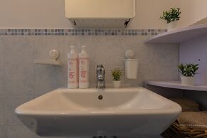 Crocetta Nest by Wonderful Italy