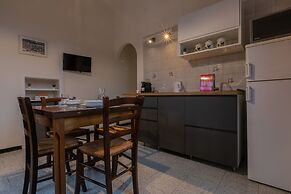 Crocetta Nest by Wonderful Italy