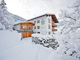 Charming Apartment in Arzl im Pitztal With 2 Bubble Baths