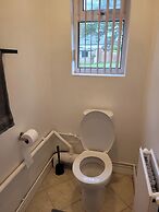 Charming Luton Apartment Retreat