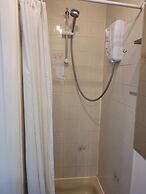 Charming Luton Apartment Retreat