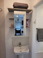 Charming Luton Apartment Retreat