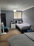 Charming Luton Apartment Retreat