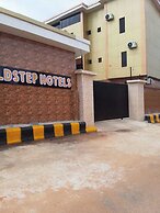 Goldstep Hotel and Suites Abraka