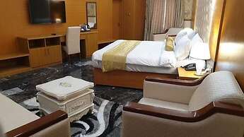 Goldstep Hotel and Suites Abraka