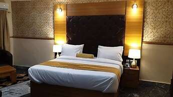 Goldstep Hotel and Suites Abraka