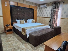 Goldstep Hotel and Suites Abraka