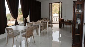 INCANTO Golden Place
