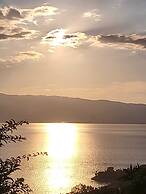 INCANTO Golden Place