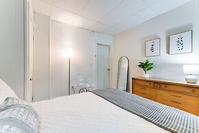 13 Mi to Buffalo: Cozy Apartment in Depew!