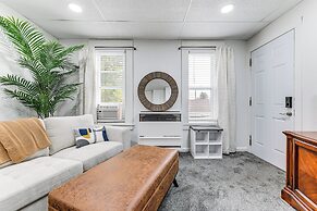 13 Mi to Buffalo: Cozy Apartment in Depew!