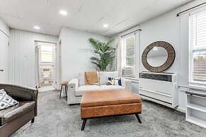 13 Mi to Buffalo: Cozy Apartment in Depew!