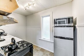 13 Mi to Buffalo: Cozy Apartment in Depew!