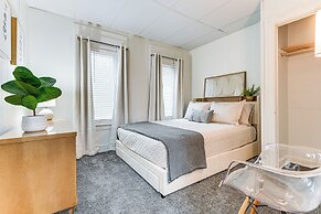 13 Mi to Buffalo: Cozy Apartment in Depew!