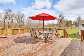 Large Yard & Fire Pit: Pet-friendly Ravenna Home!